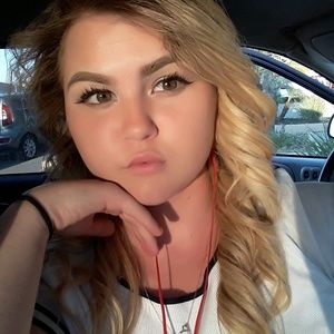 Meet your Posher, Kaitlyn